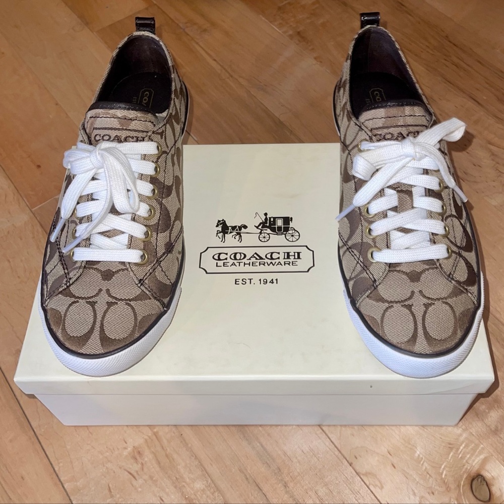 Signature Coach Suzzy Women’s Fashion Sneakers - Picture 2 of 6